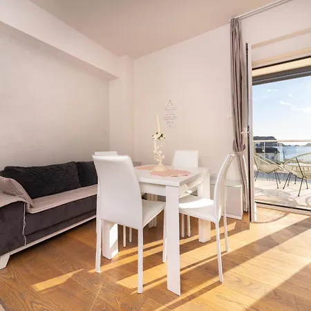 Апартаменты Tre Canne Cozy Sea View *